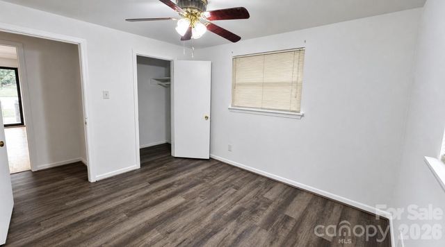 1857 8th Street Drive NE, Hickory, NC 28601