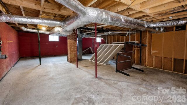 1857 8th Street Drive NE, Hickory, NC 28601