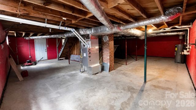 1857 8th Street Drive NE, Hickory, NC 28601
