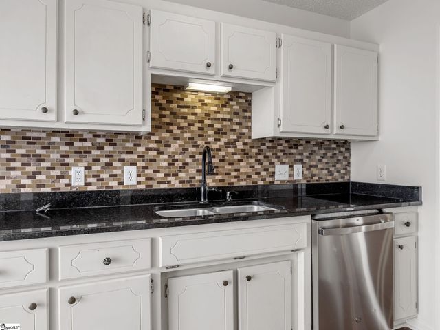 801 Dunwoody Drive, Simpsonville, SC 29681