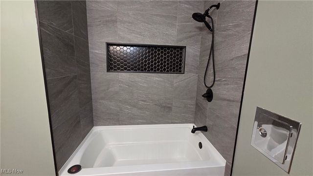 3632 Luray Drive, Norton, OH 44203