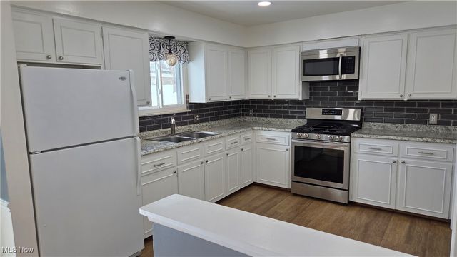 3632 Luray Drive, Norton, OH 44203