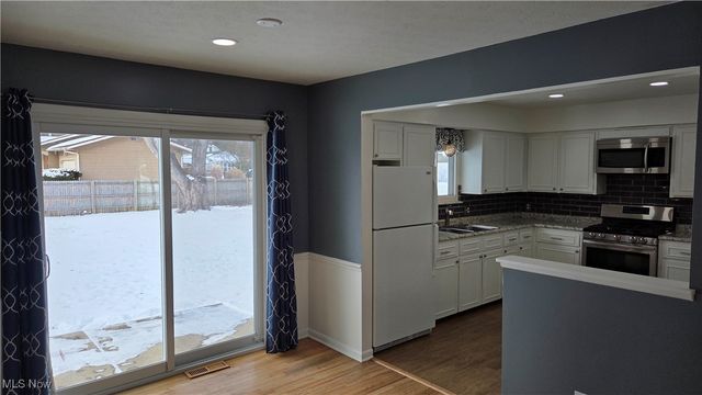 3632 Luray Drive, Norton, OH 44203