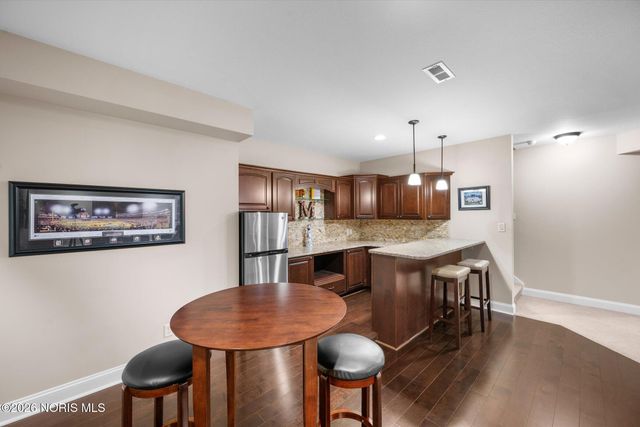 7883 Enchanted Circle, Monclova, OH 43542