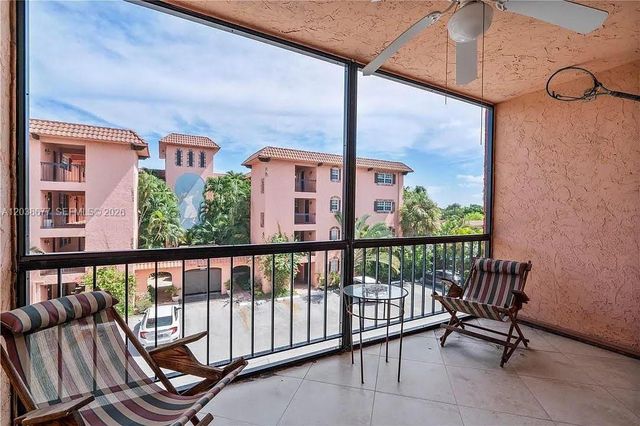 660 Tennis Club Drive 304, Fort Lauderdale, FL 33311