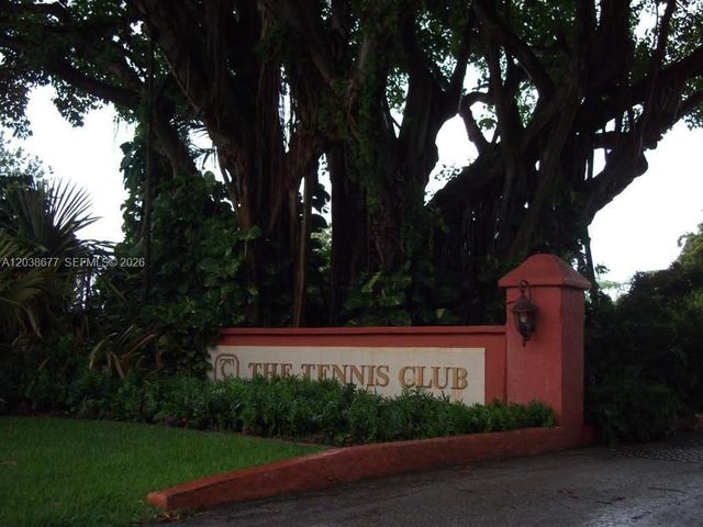 660 Tennis Club Drive 304, Fort Lauderdale, FL 33311