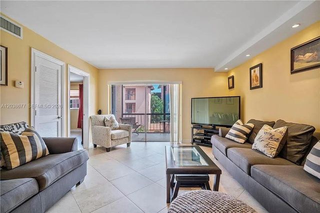 660 Tennis Club Drive 304, Fort Lauderdale, FL 33311