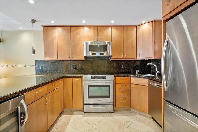 660 Tennis Club Drive 304, Fort Lauderdale, FL 33311