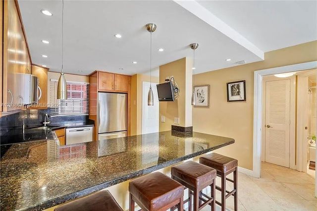 660 Tennis Club Drive 304, Fort Lauderdale, FL 33311