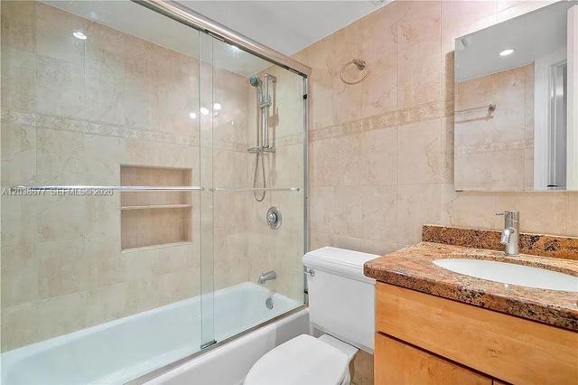 660 Tennis Club Drive 304, Fort Lauderdale, FL 33311