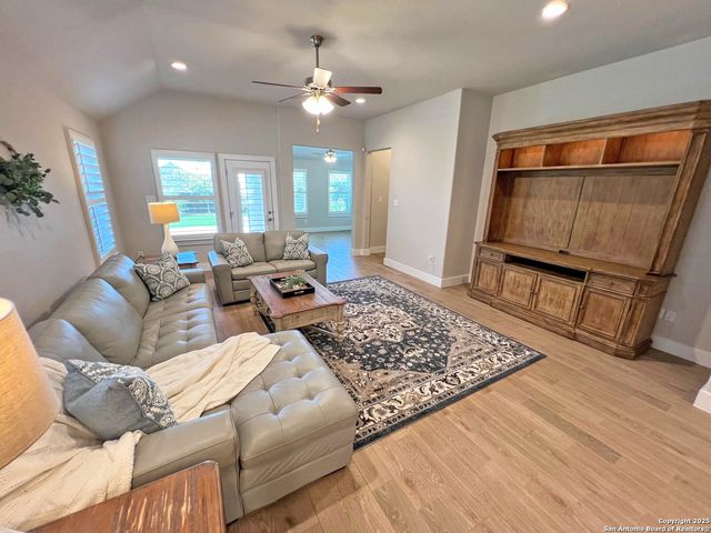 4014 Arena Blanca, San Antonio, TX 78261