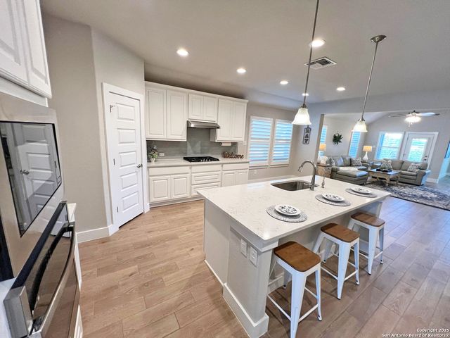 4014 Arena Blanca, San Antonio, TX 78261