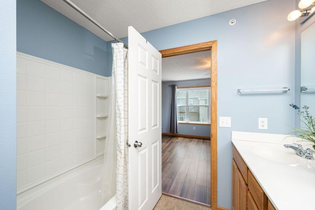 11808 Emery Village Drive N, Champlin, MN 55316
