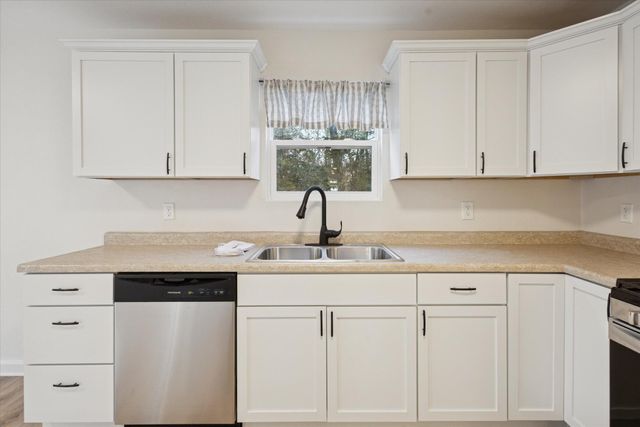 20220 Hubbard Road, Battle Creek, MI 49017