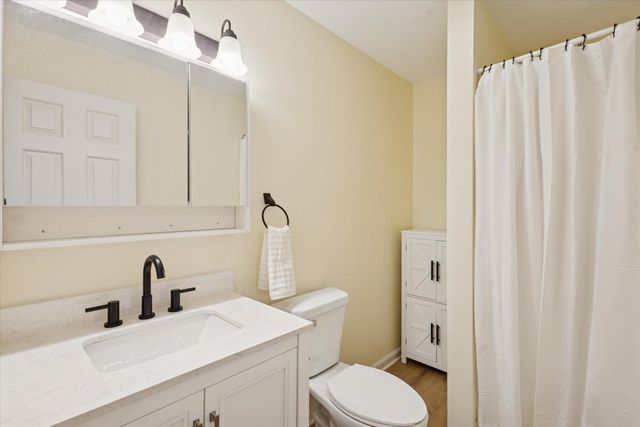 20220 Hubbard Road, Battle Creek, MI 49017