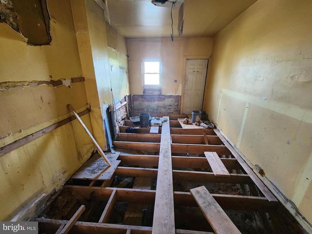 819 N WASHINGTON ST, Baltimore, MD 21205