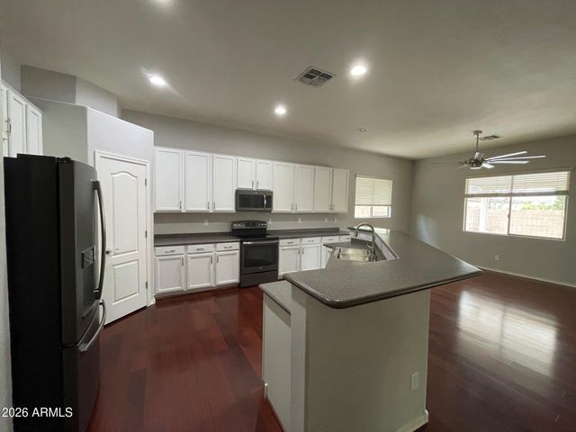 3450 E LARK Drive, Chandler, AZ 85286