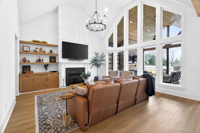 7017 Lampkins Crossing Dr, College Grove, TN 37046