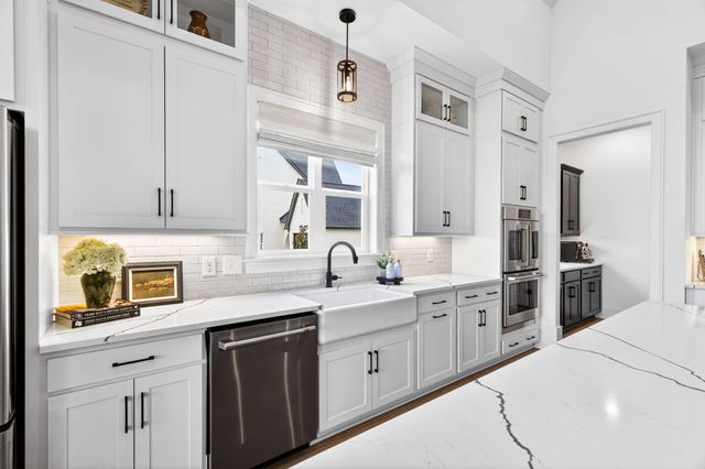 7017 Lampkins Crossing Dr, College Grove, TN 37046