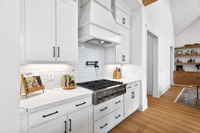 7017 Lampkins Crossing Dr, College Grove, TN 37046