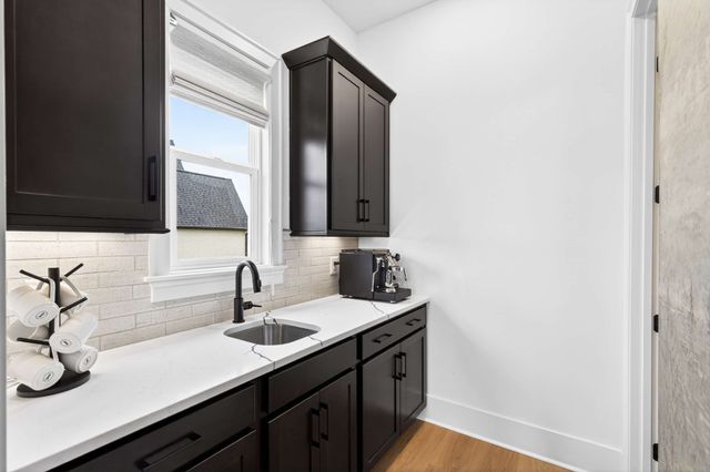 7017 Lampkins Crossing Dr, College Grove, TN 37046