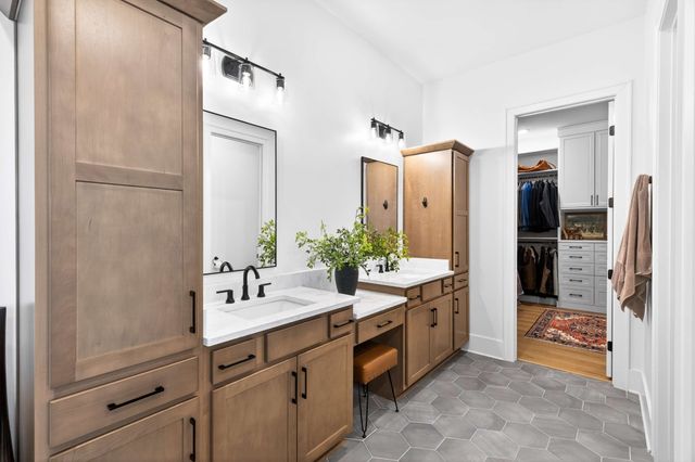 7017 Lampkins Crossing Dr, College Grove, TN 37046