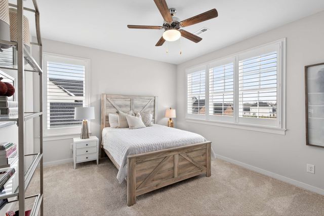 7017 Lampkins Crossing Dr, College Grove, TN 37046