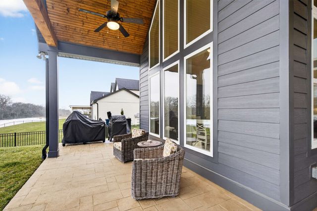 7017 Lampkins Crossing Dr, College Grove, TN 37046