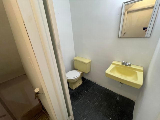 6907 Parkbelt Drive, Flint, MI 48505