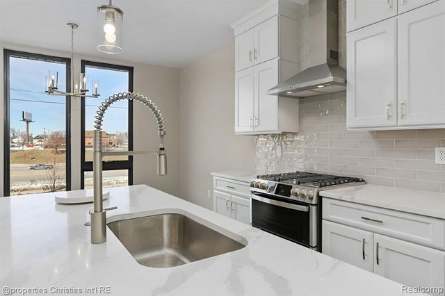 1507 W Fisher Freeway, Detroit, MI 48216