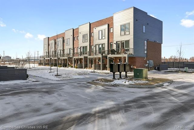 1507 W Fisher Freeway, Detroit, MI 48216