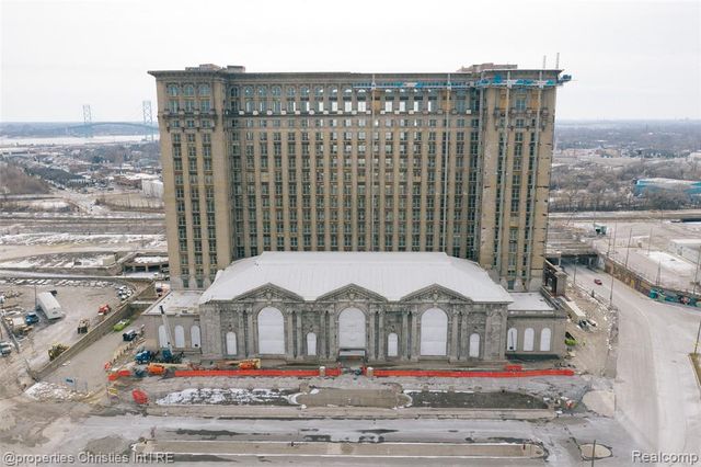 1507 W Fisher Freeway, Detroit, MI 48216