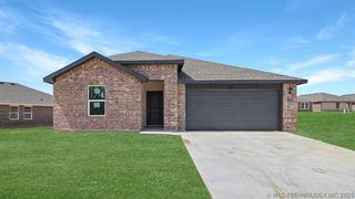 1716 S 22nd Street, Broken Arrow, OK 74011