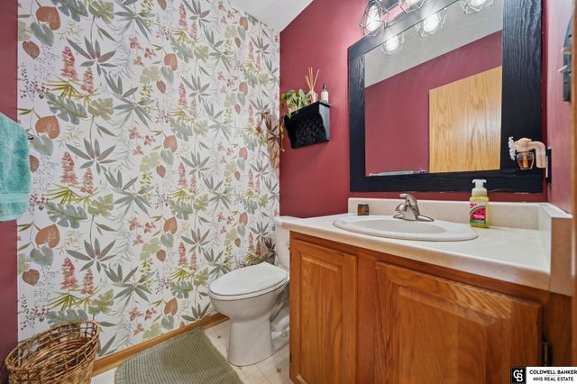 1550 Meadow Lark Road, Lincoln, NE 68521