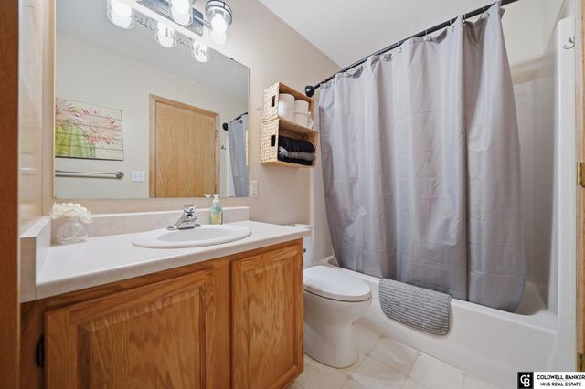 1550 Meadow Lark Road, Lincoln, NE 68521