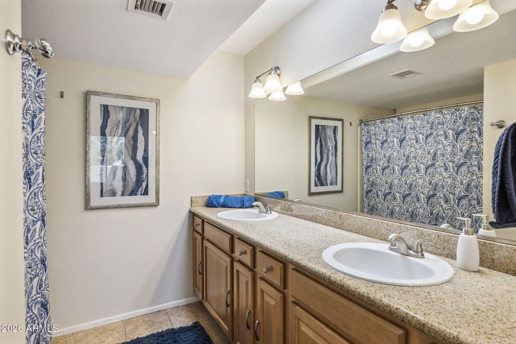 Image 17 of property listing at 985 N GRANITE REEF Road 154, Scottsdale, AZ 85257