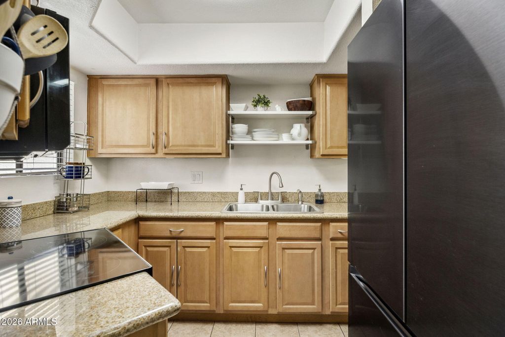 Image 3 of property listing at 985 N GRANITE REEF Road 154, Scottsdale, AZ 85257