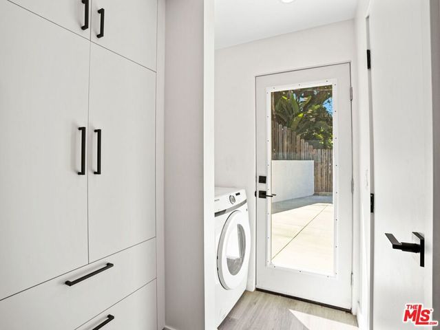 6900 Treasure Trail, Los Angeles, CA 90068