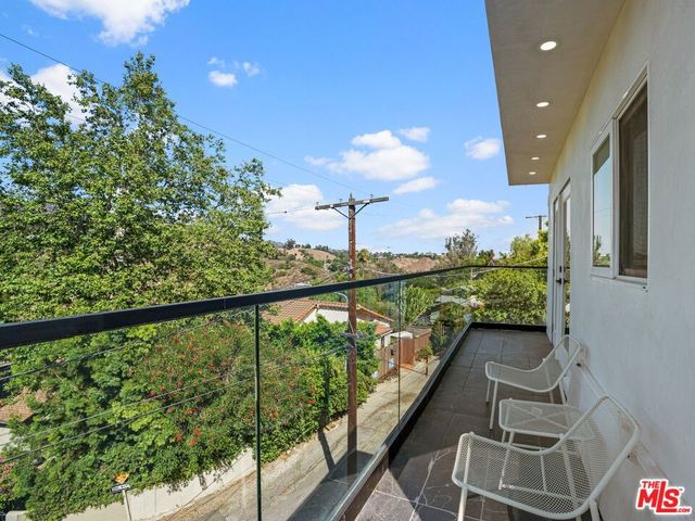 6900 Treasure Trail, Los Angeles, CA 90068