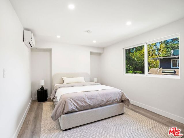 6900 Treasure Trail, Los Angeles, CA 90068