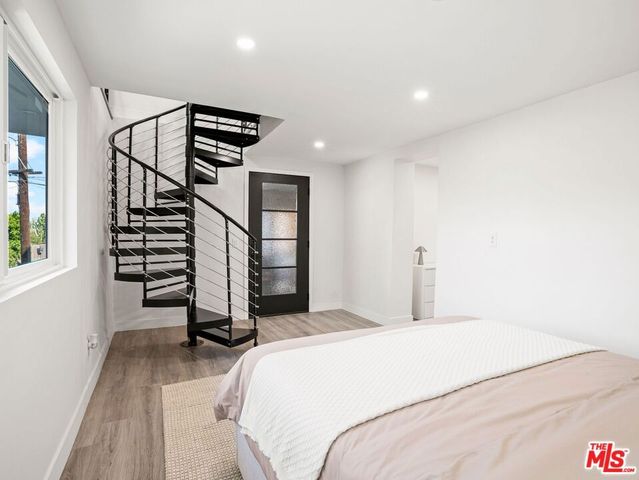 6900 Treasure Trail, Los Angeles, CA 90068