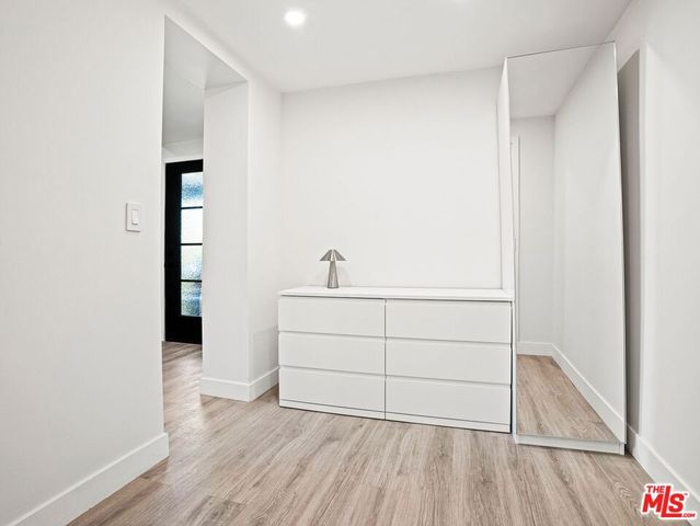 6900 Treasure Trail, Los Angeles, CA 90068
