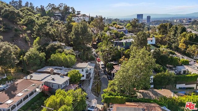 6900 Treasure Trail, Los Angeles, CA 90068