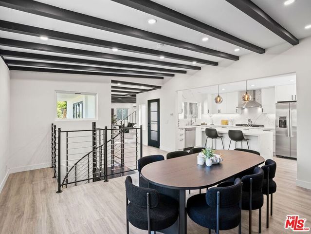 6900 Treasure Trail, Los Angeles, CA 90068