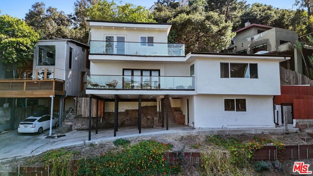 6900 Treasure Trail, Los Angeles, CA 90068