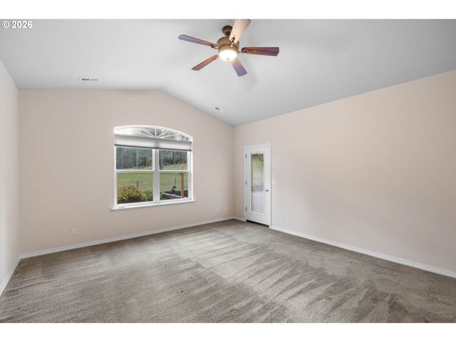 982 DOERNER Rd, Roseburg, OR 97471