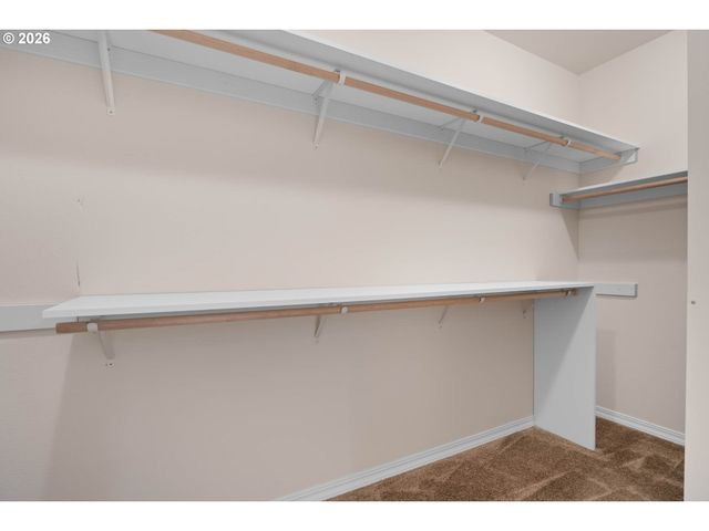 982 DOERNER Rd, Roseburg, OR 97471