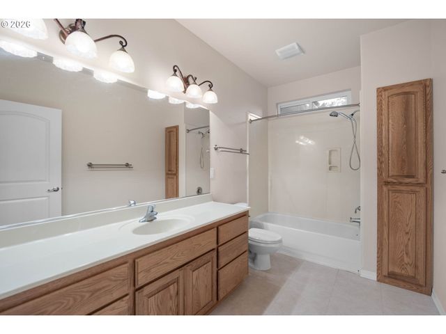 982 DOERNER Rd, Roseburg, OR 97471