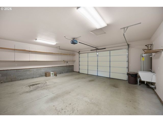 982 DOERNER Rd, Roseburg, OR 97471