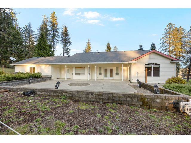 982 DOERNER Rd, Roseburg, OR 97471